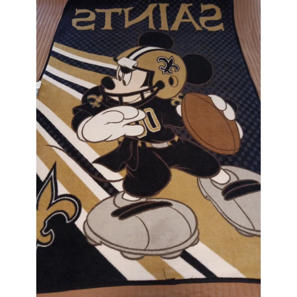 NorthWest Disney NFL New‎ Orleans Saints Mickey Mouse Football Fleece Throw...